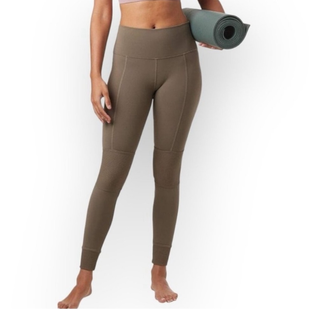 Alo Yoga High Waist Avenue Legging Olive Branch
Size XS